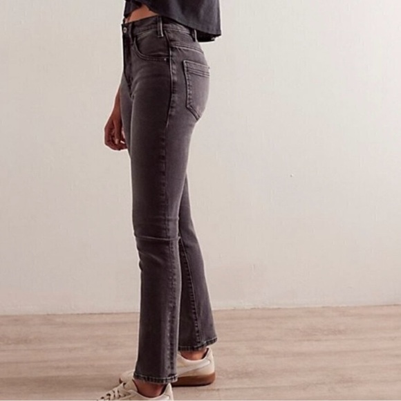 NWT, We The Free Low Maintenance Mid Rise Crop Boot Jeans in Washed Black Sz 32 - Picture 3 of 13